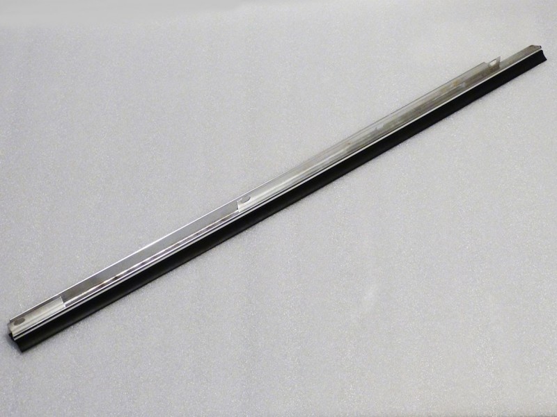 Front Waist finisher / seal Jaguar XJ40